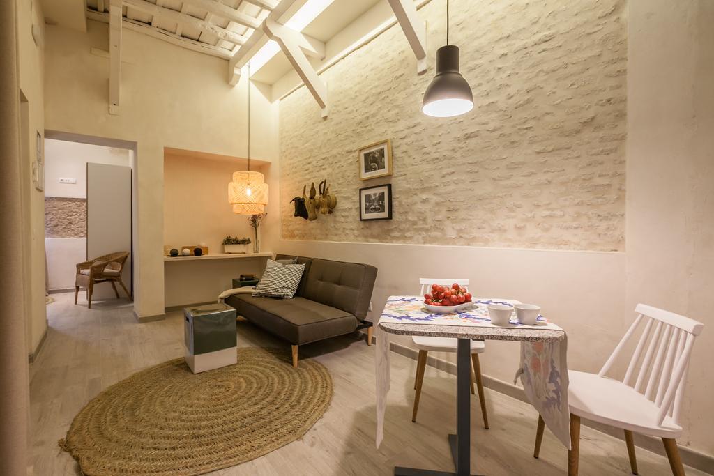Tomas Ibarra Pool & Luxury Apartment